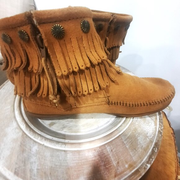 Minnetonka Leather Ankle Moccasins with Fringe Size 9 - Picture 4 of 8